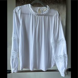 The Loft- White detailed material